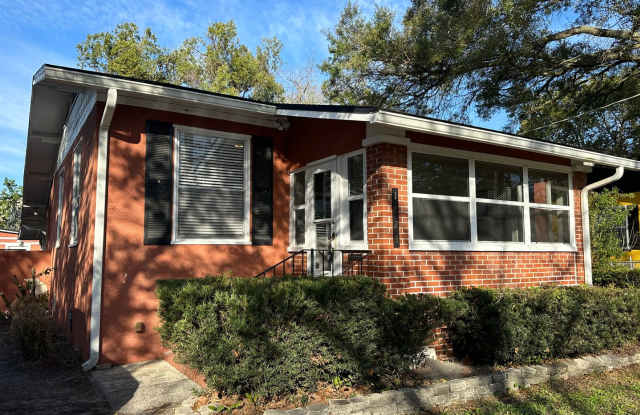 Experience the True San Marco Lifestyle in this Beautiful 3Bed/2Bath House! Ready for move in early July. photos photos