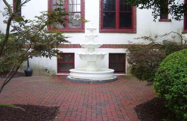 218 2nd Avenue Gallery 4