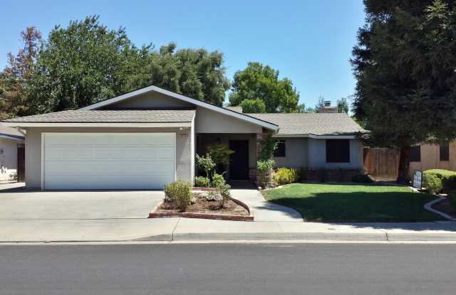 Well taken care of home in the heart of Clovis. photos photos