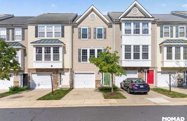 Spacious 3-Bed, 3-Bath Townhouse in Sterling (1,460 sq ft) Gallery 1