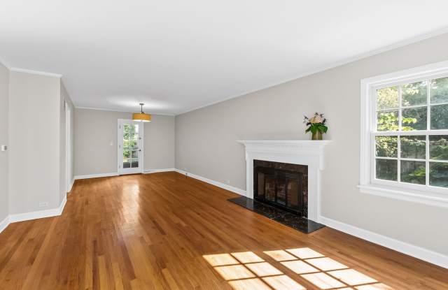 2543 Marcy Avenue Gallery 4