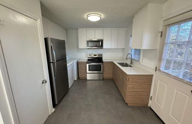 3820 Lupton Circle Gallery 2