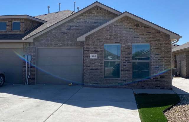 3 bed 2 bath - 2135 North Texas Avenue, Lubbock, TX 79403