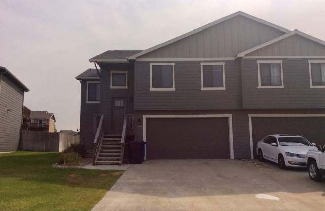 Beautiful, spacious townhouse for rent photos photos