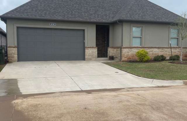 3 bedroom 2.5 bathroom in gated community! photos photos