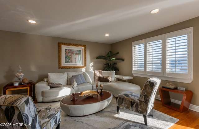 7 Vine Court Gallery 3