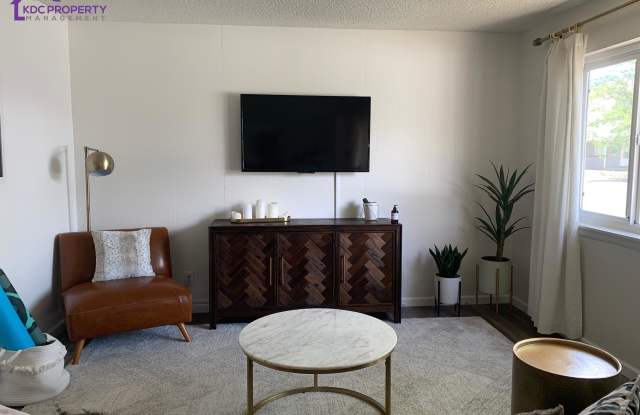 2073 West Sheffield Manor - 1 Gallery 3