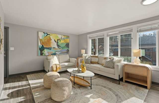 LOCATION, LOCATION, LOCATION! PARKING! REMODELED UNITS! photos photos