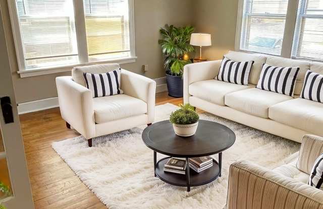 1319 Grand Ave photos photos