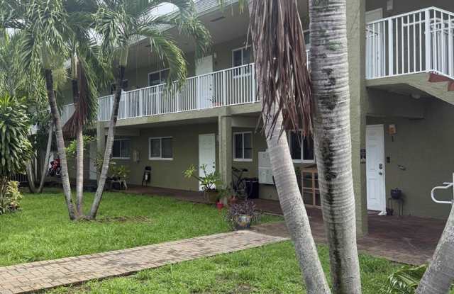 835 Northeast 18th Court photos photos