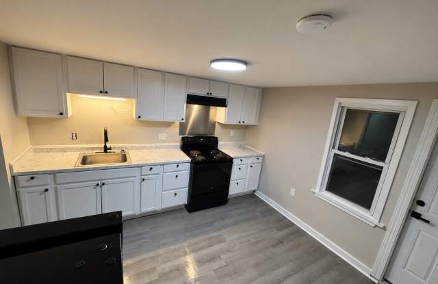 300-302 North Bromley Avenue - 1 photos photos