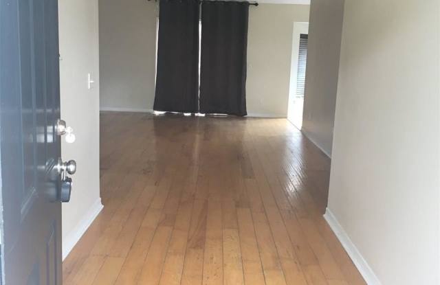 7317 REXFORD ST Gallery 3