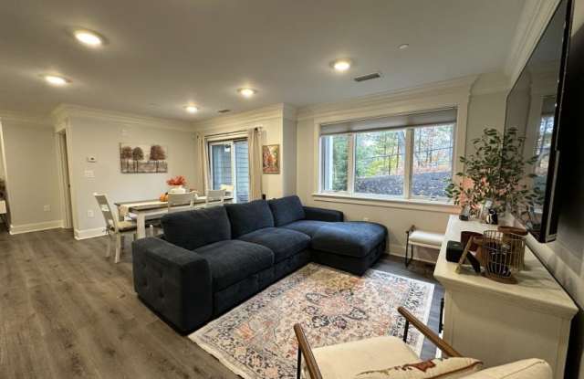 17 Hennery Way Gallery 1