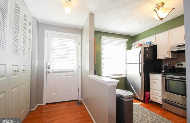 2810 NEW PROVIDENCE COURT Gallery 2