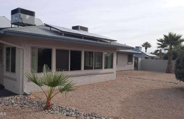 12739 W CRYSTAL LAKE Drive Gallery 4