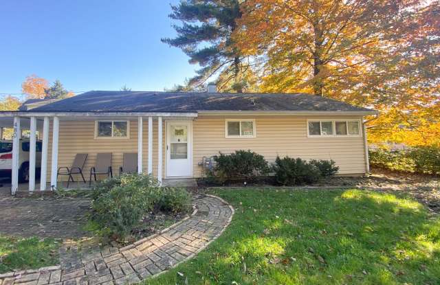 3 Bedroom 1 Bath Close to Campus photos photos