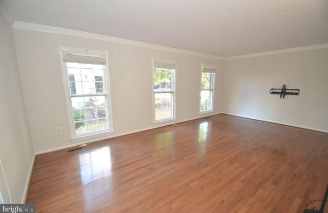 6228 WALKERS CROFT WAY Gallery 2