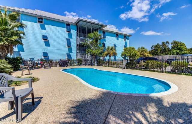 699 Dunbar Avenue - 699 Dunbar Avenue, Bay St. Louis, MS 39520