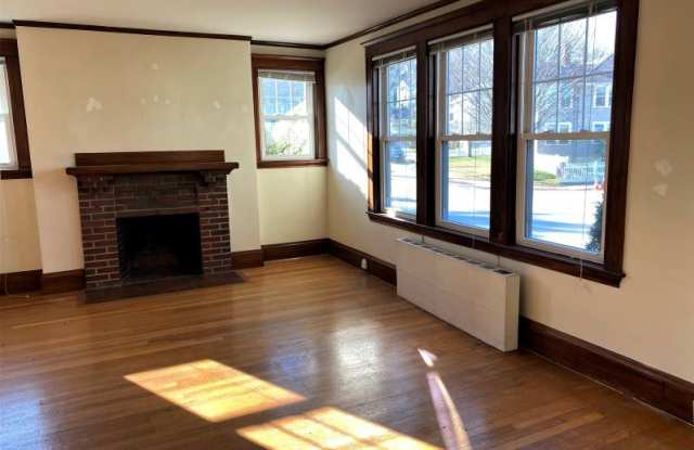 12 Lockeland Avenue 1 Gallery 4