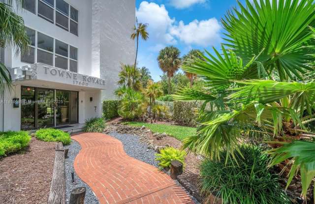 17800 Atlantic Blvd photos photos