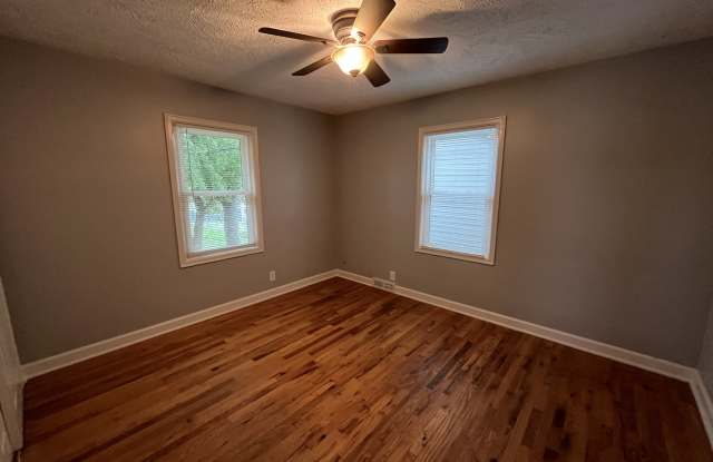 4516 Spencer Gallery 4