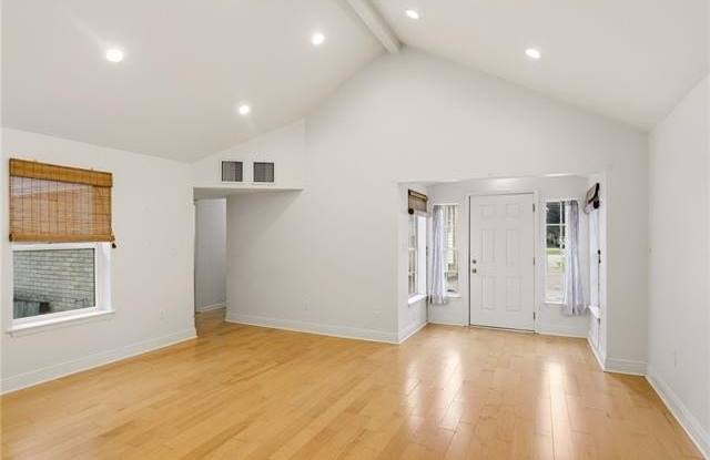 149 JEFFERSON HEIGHTS Avenue Gallery 4