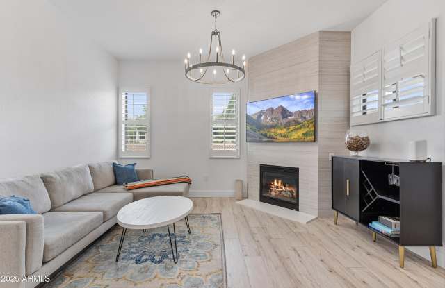 7027 N SCOTTSDALE Road photos photos