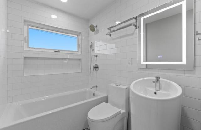 2510 Southwest Portland Court Gallery 3