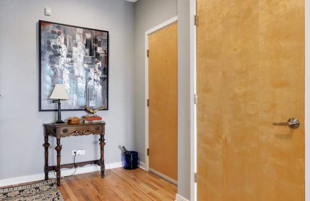 1822 West Irving Park Road Gallery 3