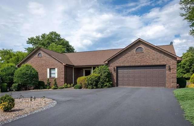 104 Woodsway Court photos photos