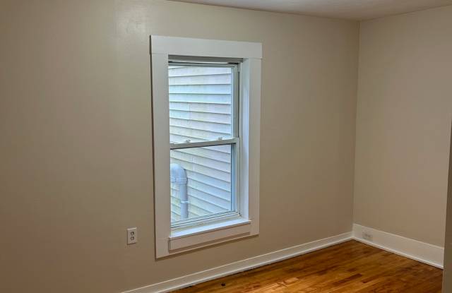 90 Lakewood Street - 2 photos photos