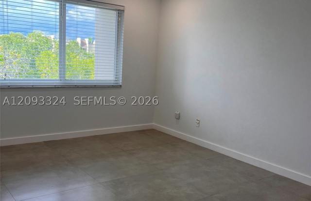7732 Camino Real Gallery 4