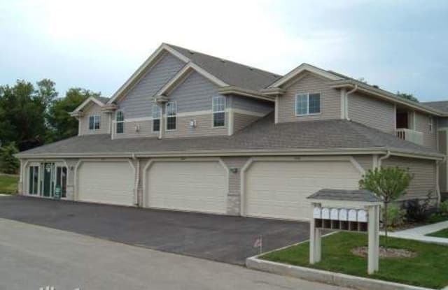 2724 Hidden Ponds Condominiums - 2724 Hidden Drive, St. Francis, WI 53235
