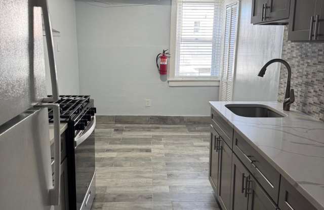 4724-26 LONGSHORE Avenue unit: 6 photos photos 4724-26 LONGSHORE Avenue unit: 6 photos photos