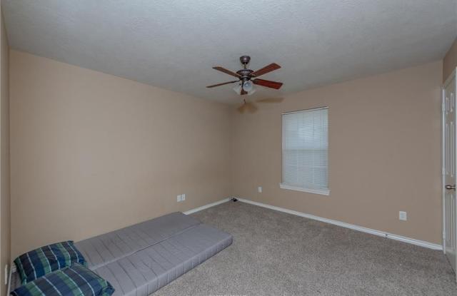 1433 Western Oaks Gallery 4