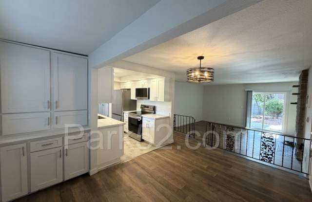 Newly Remodeled 3 Bedroom Duplex photos photos Newly Remodeled 3 Bedroom Duplex photos photos