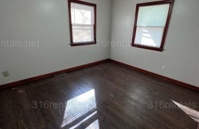 $1150 - 3 bed 1 bath - Single Family Home Gallery 1