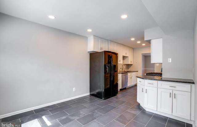 5117 OVERLOOK Park Gallery 2