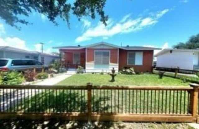918 Wilshire Place photos photos