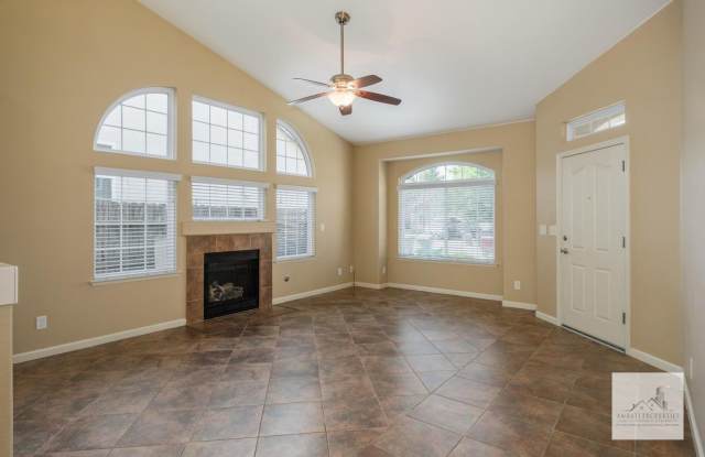 3 Bedroom Home in Clovis Unified School District! Gallery 4