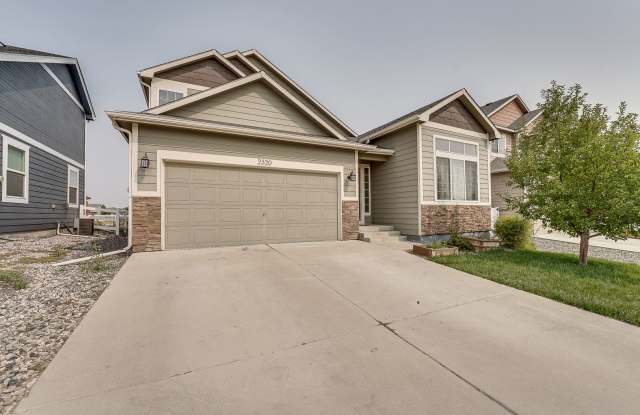Beautiful 4 bed 3.5 Bath House in NE Fort Collins! - 2320 Summerpark Lane, Fort Collins, CO 80524