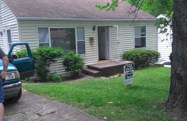 303 Chickamauga Ave - 303 Chickamauga Ave, Knoxville, TN 37917