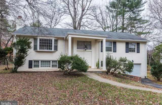1303 ELSINORE AVENUE - 1303 Elsinore Avenue, McLean, VA 22102