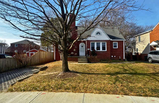Beautiful and Spacious 4BD 2BA Single-Family Home in Arlington Heights photos photos