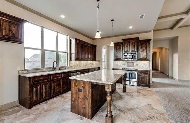 100 Manor Lane - 100 Manor Lane, Waxahachie, TX 75165