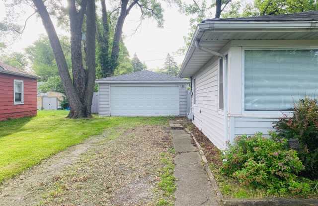 7837 White Oak Ln Gallery 2