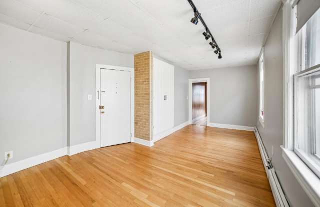 89 W 24TH ST Gallery 2