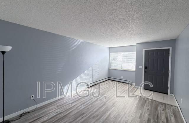 555 28 1/2 Road Unit 17 Gallery 3