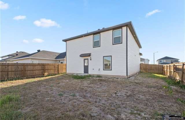 2307 N 26th Drive Gallery 4