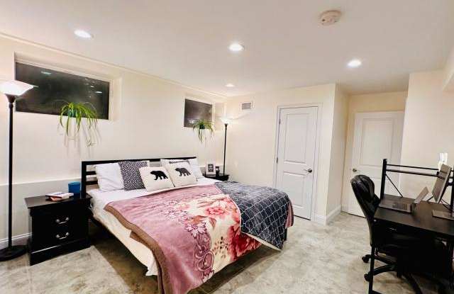 18 Senator Bolling Cir. Gallery 2